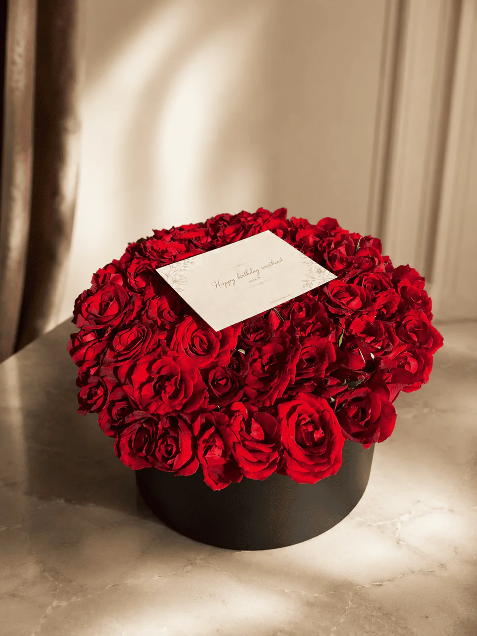 Lovey Box romantic pink flower box for flower delivery in Casablanca